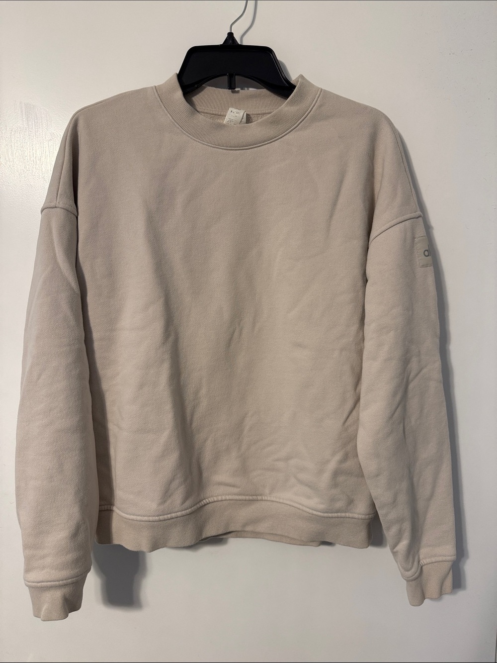 ALO Yoga Crewneck Sweatshirt in Light Beige